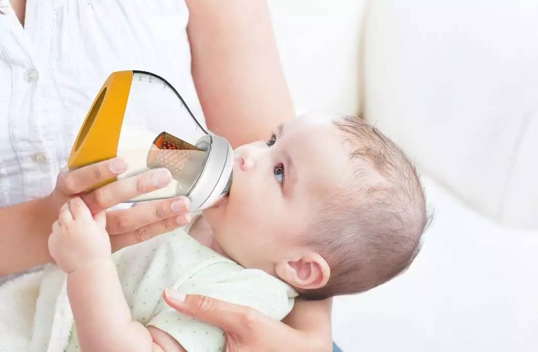 如何防止宝宝溢奶,母乳分析仪厂家告诉你