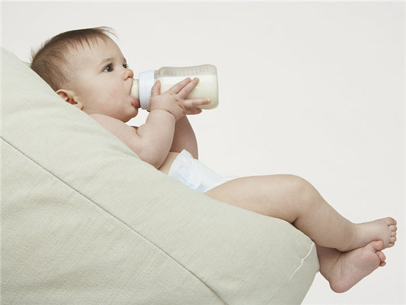 母乳分析仪品牌浅析宝宝躺着吃奶好吗