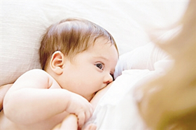 母乳检测仪提醒要注意宝宝吃奶速度